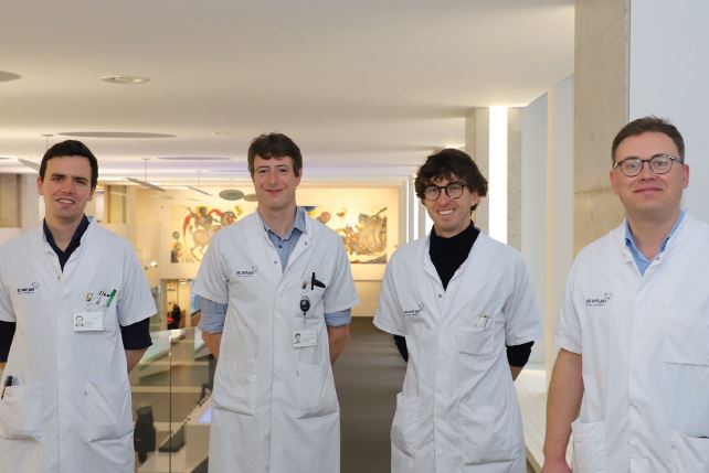 v.l.n.r.: dr. Alexander Verhaeghe, dr. Stijn De Muynck, dr. Alexander Janssen, dr. Nikolaas Vantomme